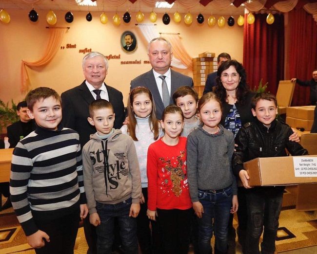 Додон и Карпов открыли Чемпионат Молдовы по шахматам в Бельцах