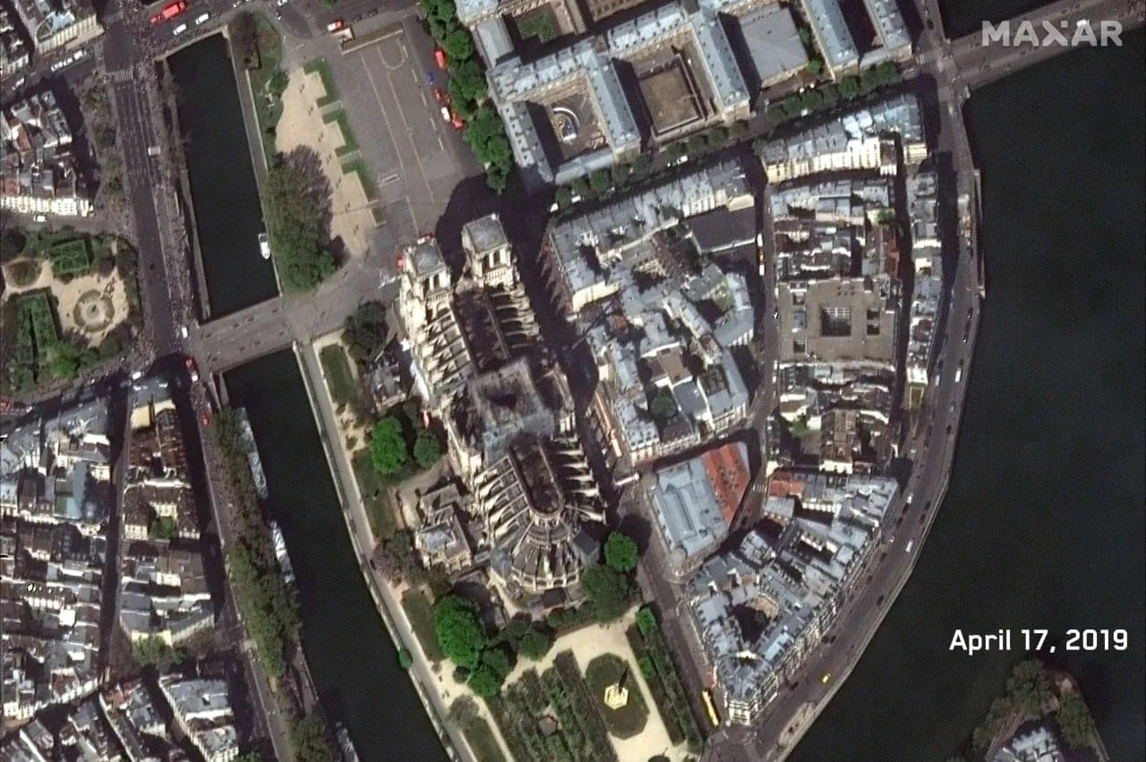 Imagini din satelit arată cum s-a schimbat Notre-Dame de Paris