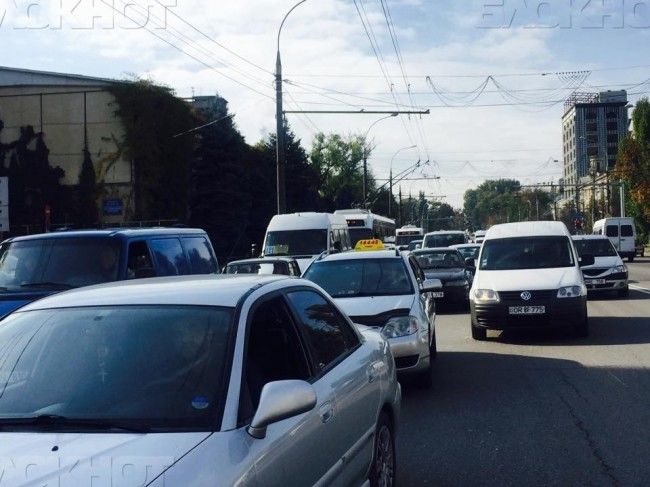 На улице Михай Витязул произошла цепная авария с участием 5 машин