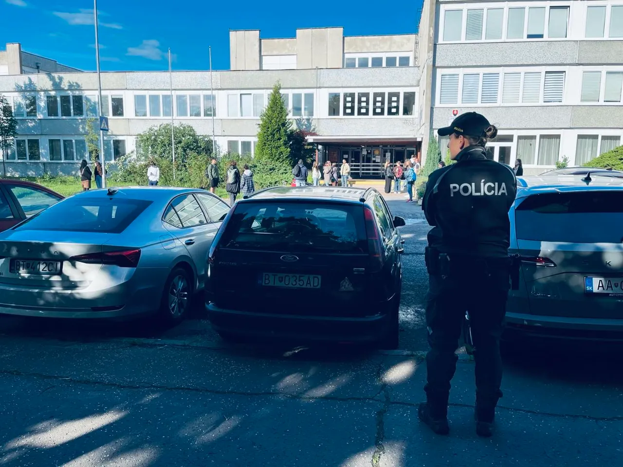 Словакия усилила охрану общественных мест после покушения на Фицо