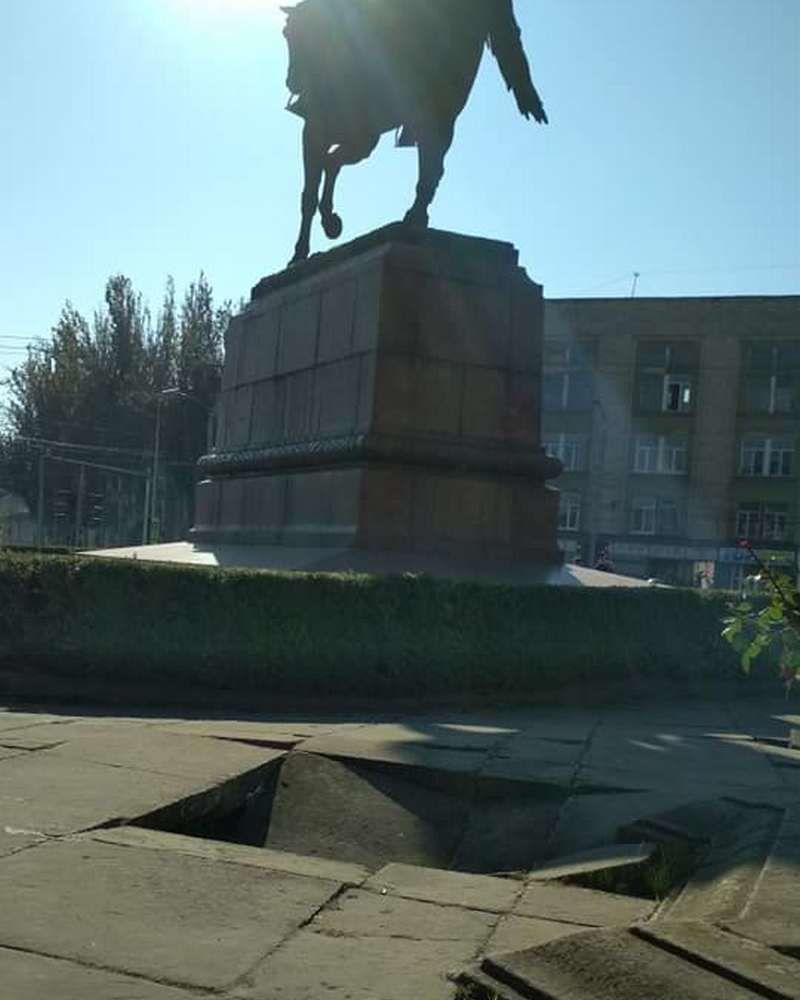 Активисты установили подсветку у памятника Г.И. Котовскому в Кишиневе