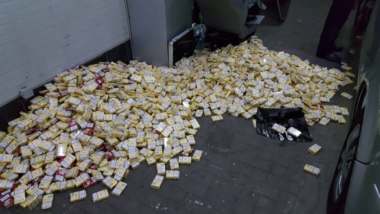 В Леушенах таможенники задержали более 100 тысяч контрабандных сигарет