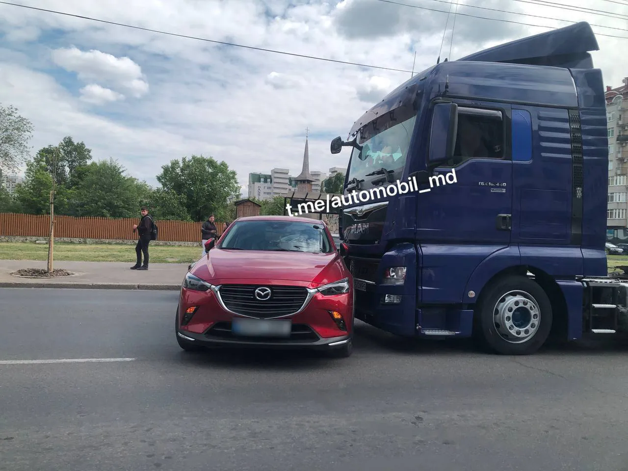 В Кишиневе фура столкнулась с внедорожником