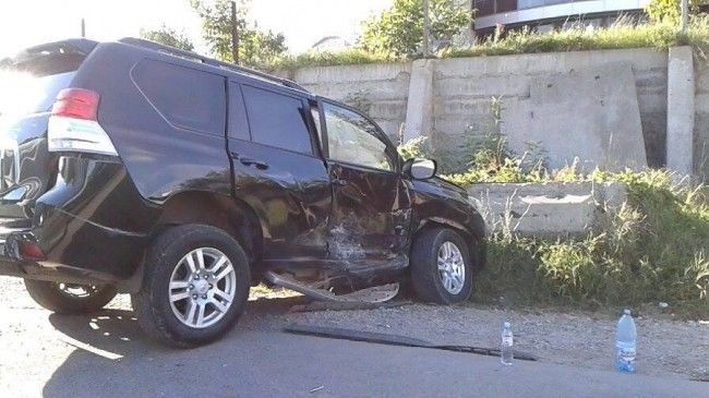 На выезде из Кишинева столкнулись два автомобиля