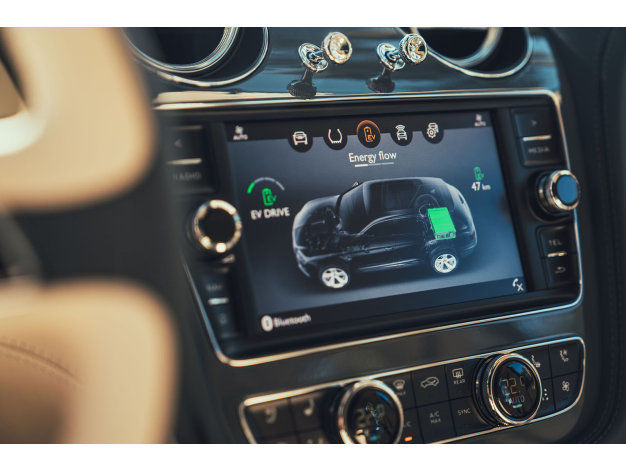Bentley prezintă noul Bentayga Hybrid: 450 de cai putere și 50 de kilometri autonomie în modul full-electric