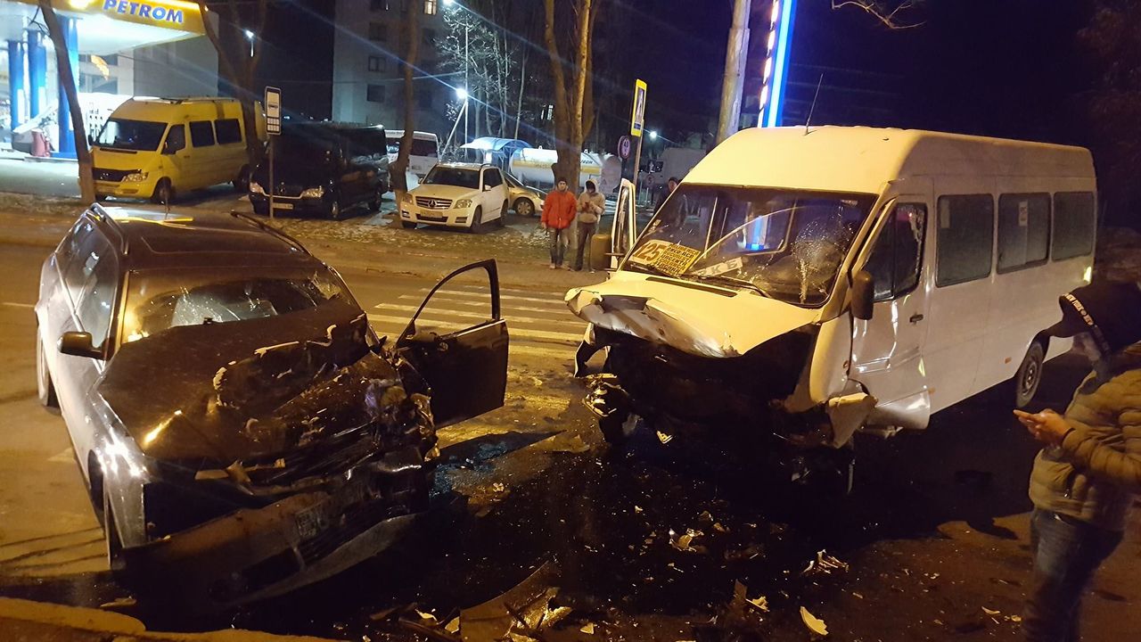 В Кишиневе произошло серьезное ДТП с участием маршрутки