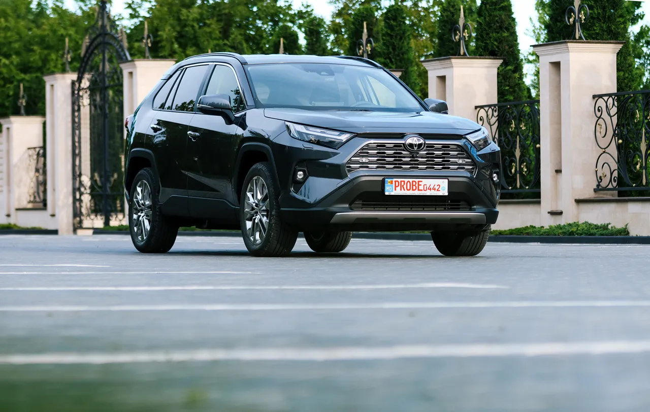Toyota: RAV4 многие годы удерживает лидерство продаж среди кроссоверов на территории РМ