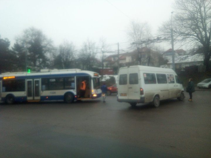 Утреннее ДТП на Рышкановке стало причиной большой пробки