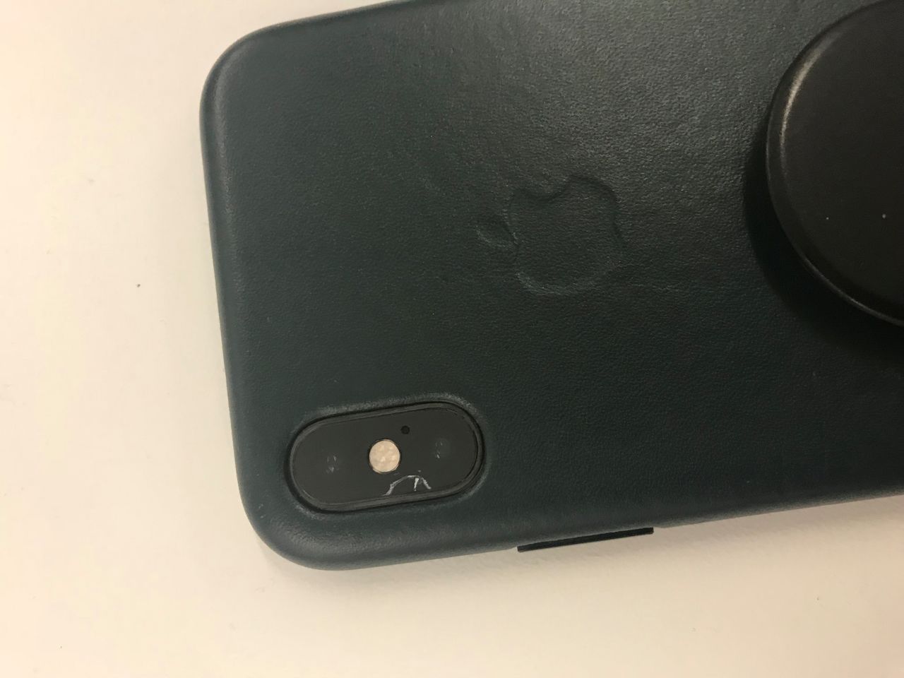 В iPhone XS и XS Max трескаются камеры