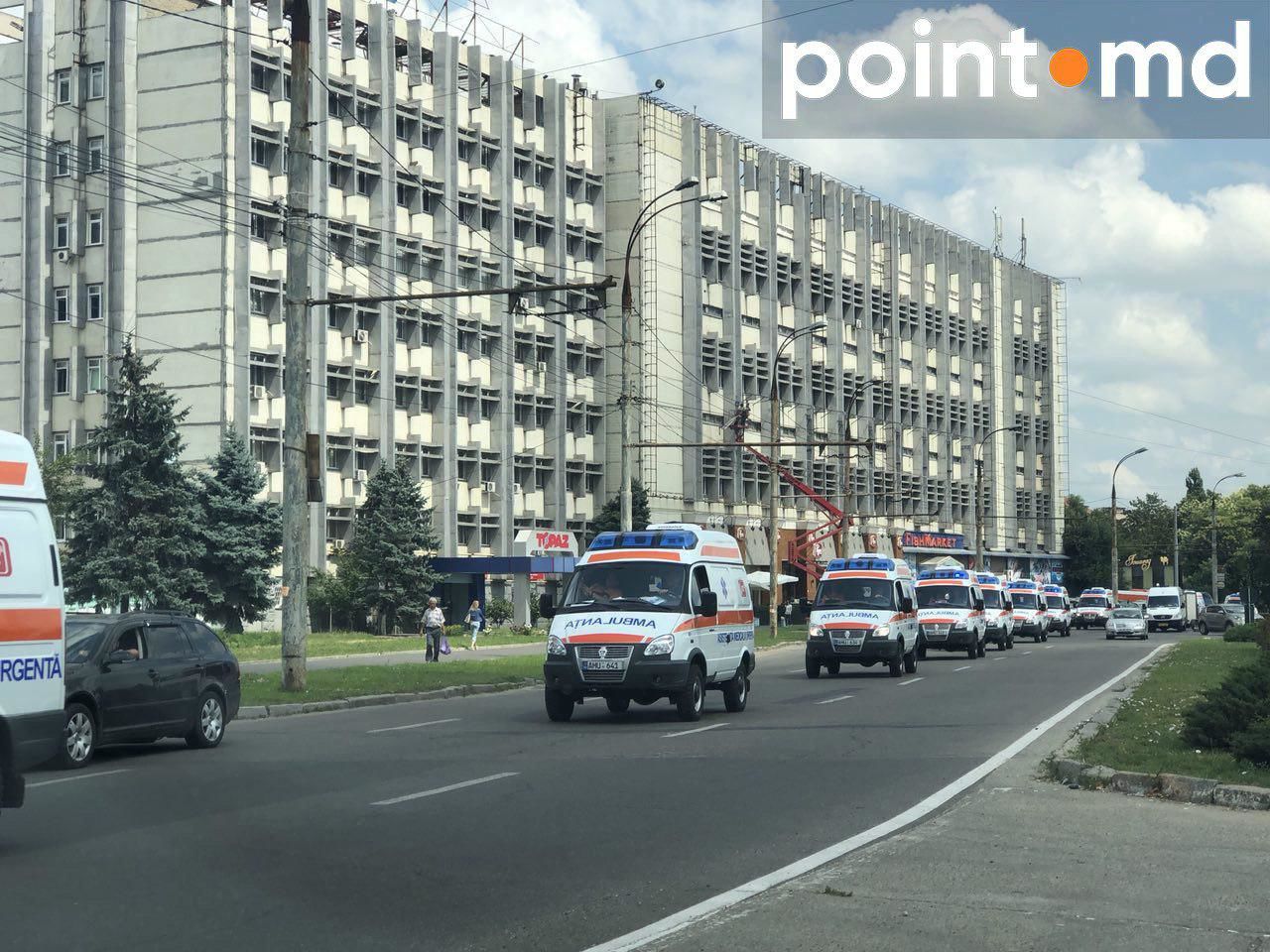 Населенным пунктам распределили еще 17 новых автомобилей скорой помощи