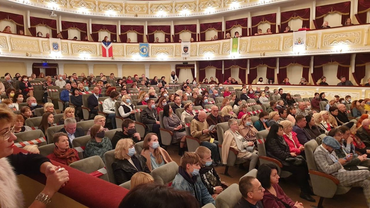 Артисты театра Чехова удостоены наград Международного театрального фестиваля в Николаеве