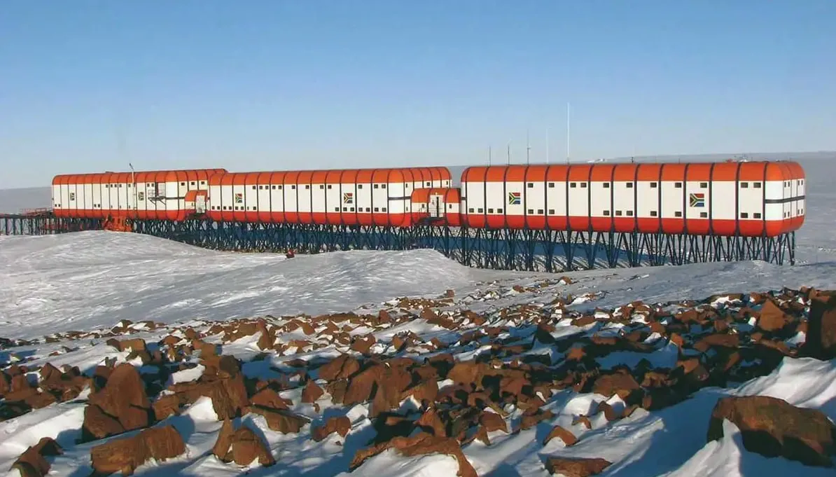 Un cercetător sud-african își terorizează colegii la o stație din Antarctica