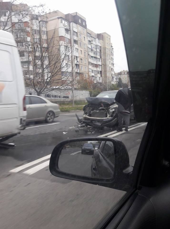 InfoTrafic 17:00: Flux majorat de transport. Străzi de evitat