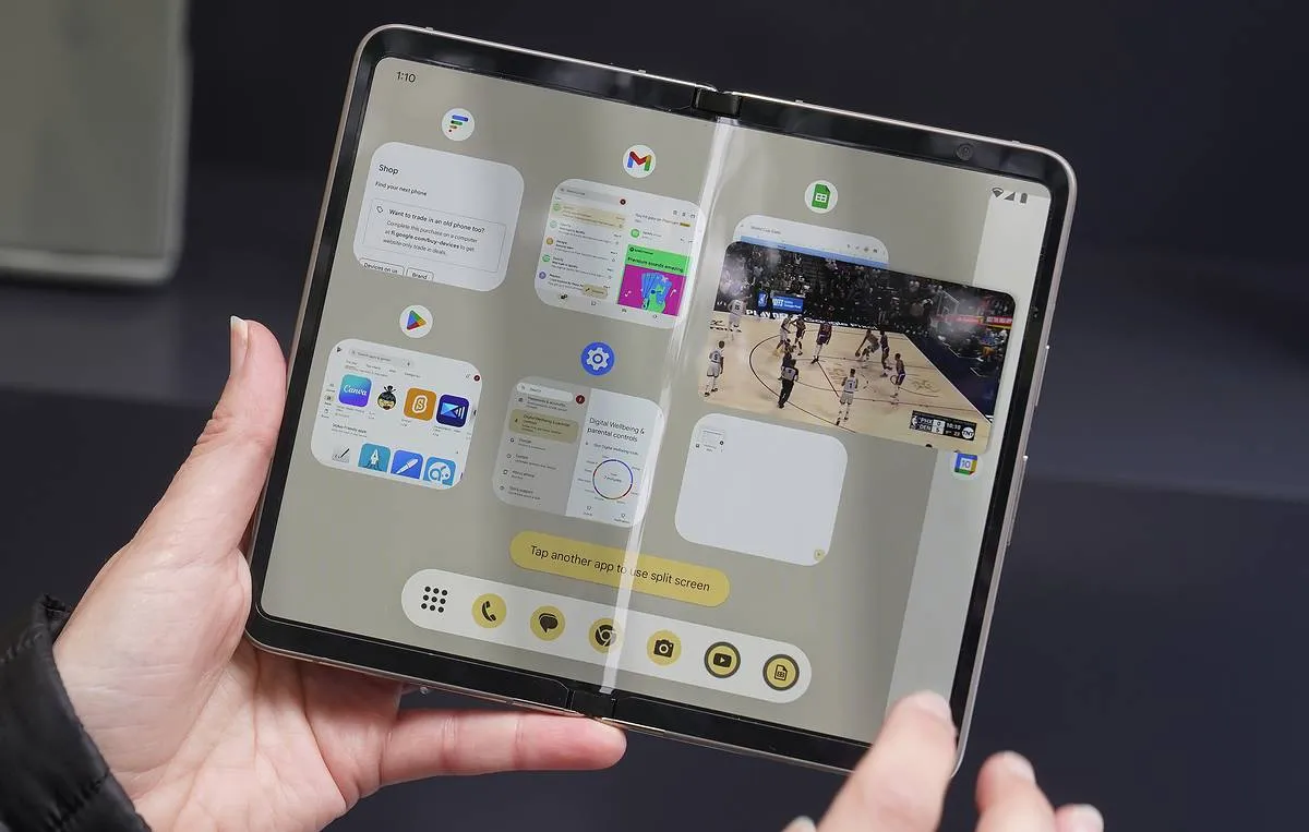 Google представила свой первый складной телефон Pixel Fold