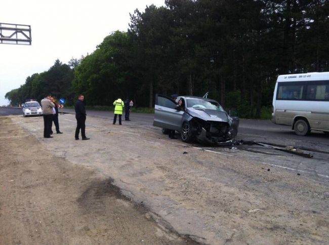 Серьезная авария с участием микроавтобуса произошла вблизи села Кожушна