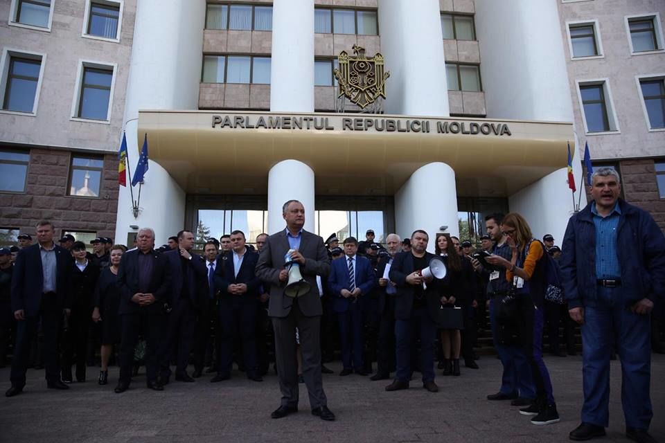 У парламента протестовали Платформа DA, ПСРМ, ЛДПМ и ППНП