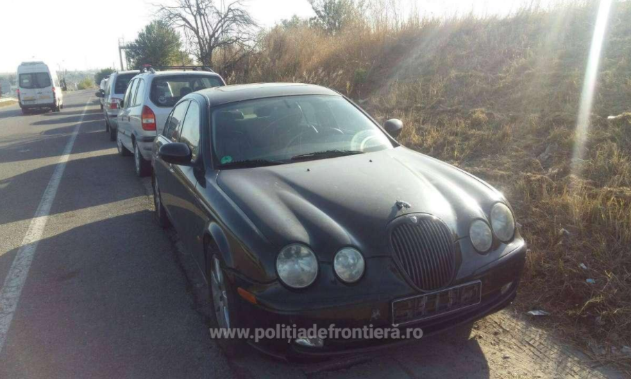 Молдаванин пытался пересечь границу с поддельными документами на Jaguar