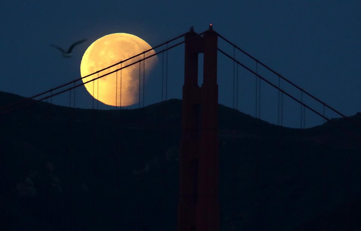 Prima Super Luna albastră sângerie din 2018. Imagini spectaculoase din lume