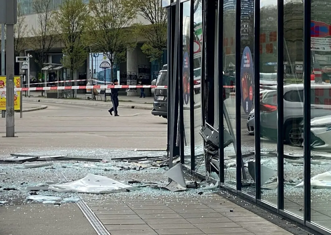 Membrii unei celebre bande de hoți de bancomate, arestați în Austria