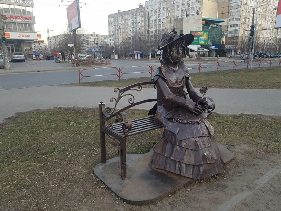 В Кишиневе на Чеканах появилась новая скульптурная композиция