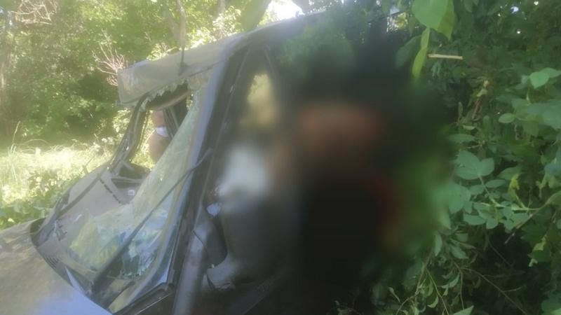 В Сороках автомобиль врезался в дерево, водитель скончался