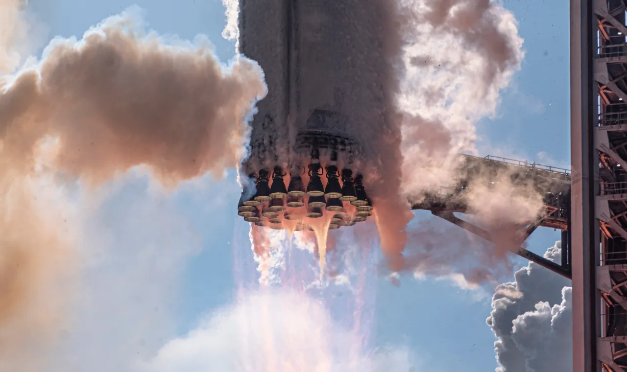 Гигантская ракета Starship прошла испытательный полет