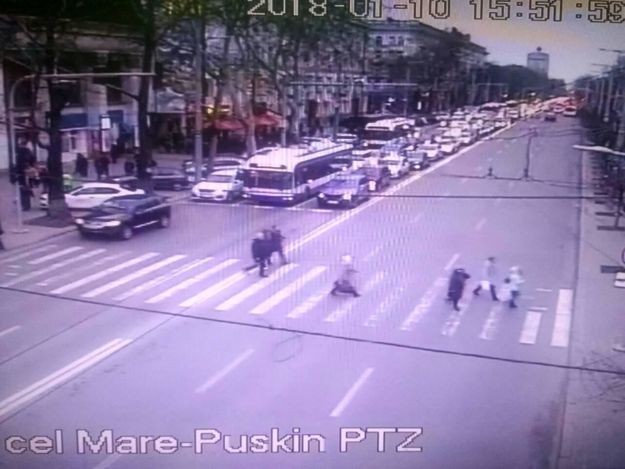 В центре столицы образовались дорожные пробки
