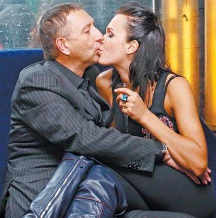 Noua modă în rândul miliardarilor ruşi: Nevestele extrem de tinere şi frumoase