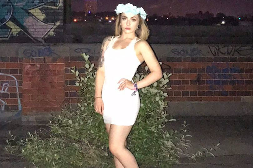 В Англии девушка сняла призрака в руинах аббатства, где погибли монахи