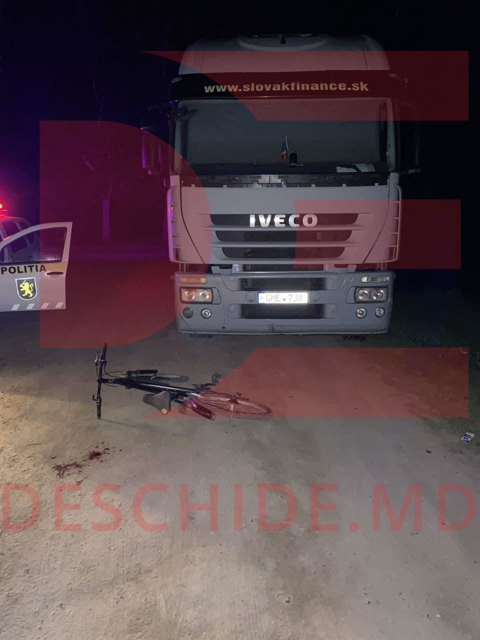 В Криулянах пострадал велосипедист, врезавшийся в припаркованный грузовик