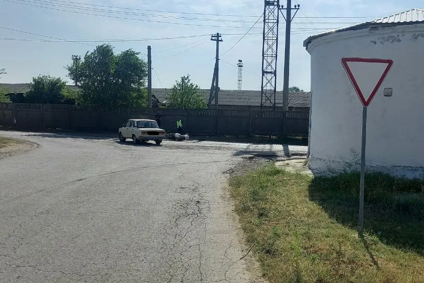 В Бессарабке водитель за рулем авто сбил мужчину на скутере