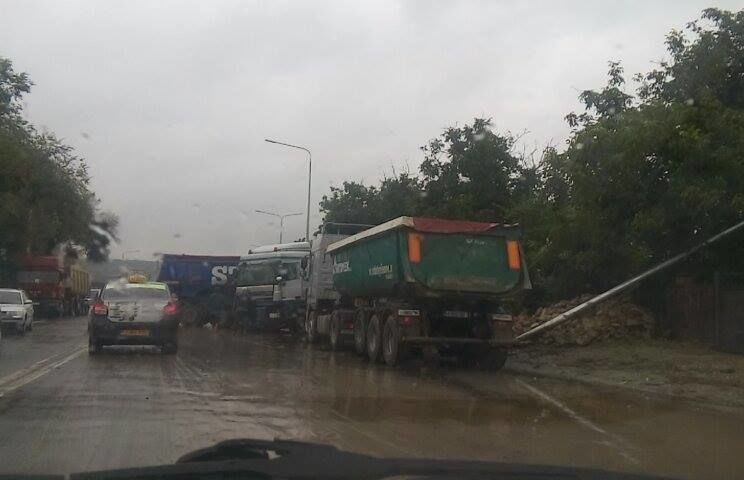 Accident la intrarea localitatea Sângera. Traficul rutier a fost blocat