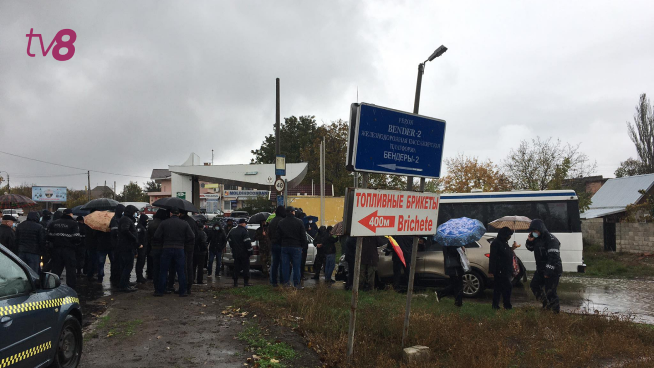 В Варнице заблокировали проезд транспорта из Бендер
