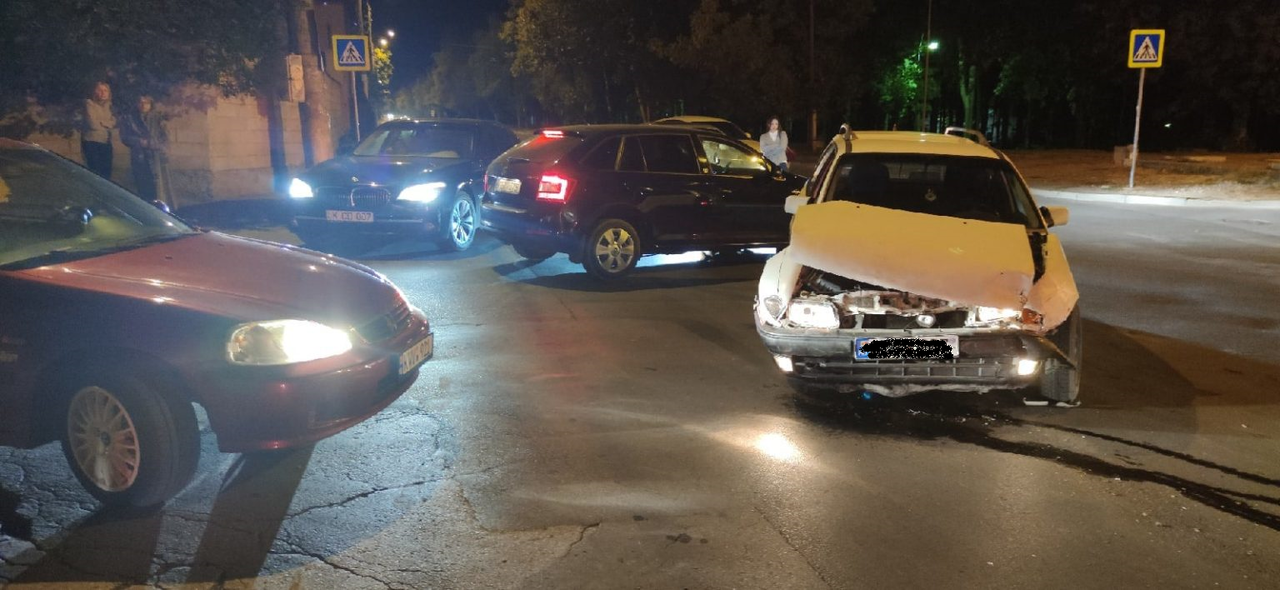 В ДТП на Буюканах пострадали два полицейских
