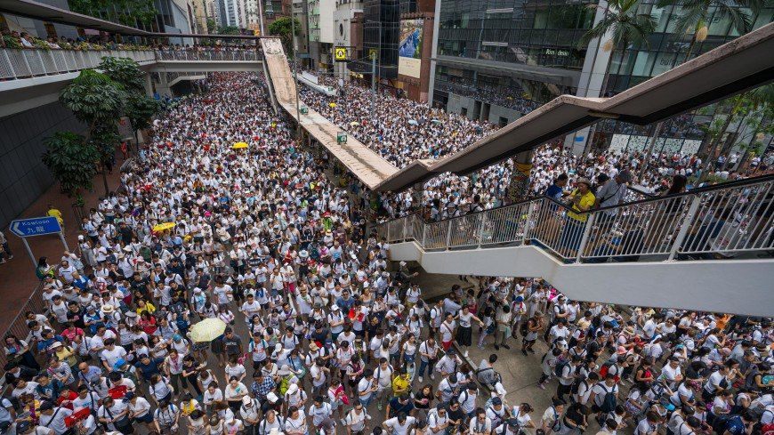 В Гонконге миллионный митинг протеста перерос в беспорядки