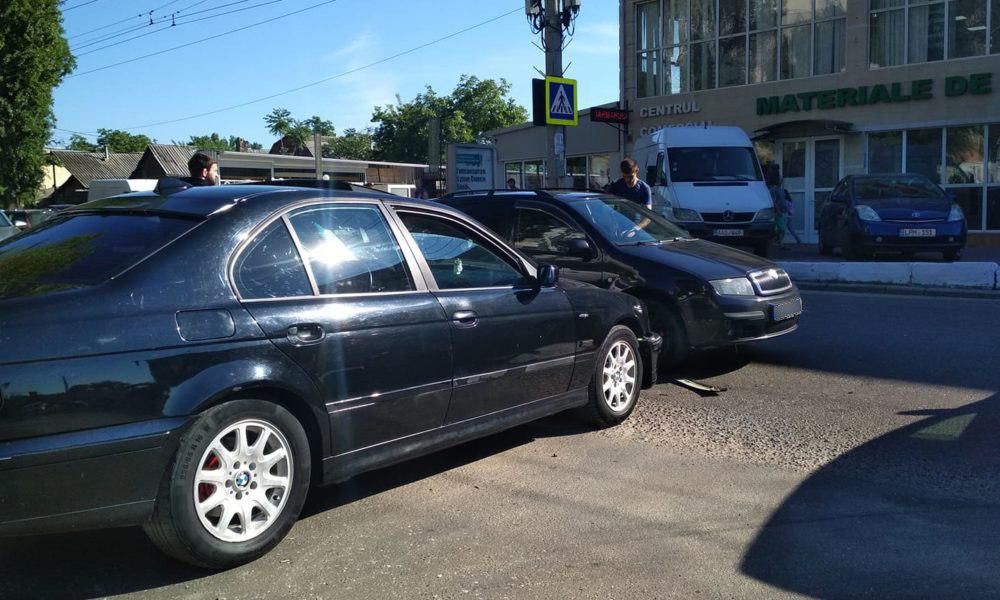 На Мунчештском шоссе столкнулись 4 автомобиля