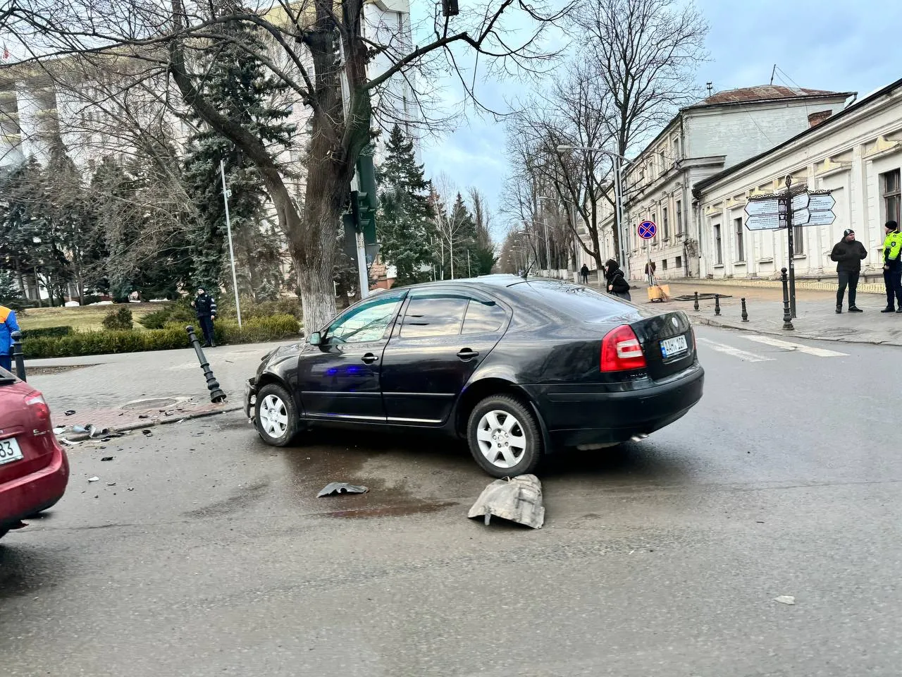 В центре Кишинева произошло ДТП: столкнулись два автомобиля