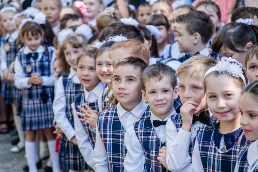 Лучшие выпускники Оргеева получили по 5 тысяч леев от Илана Шора