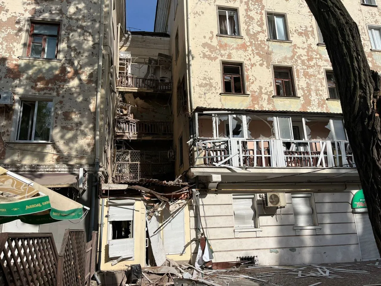 Два человека погибли в Никополе во время артиллерийского обстрела