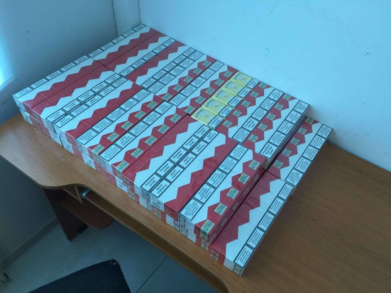 Circa 17 000 țigarete nedeclarate, depistate de vameși pe aeroportul din Capitală