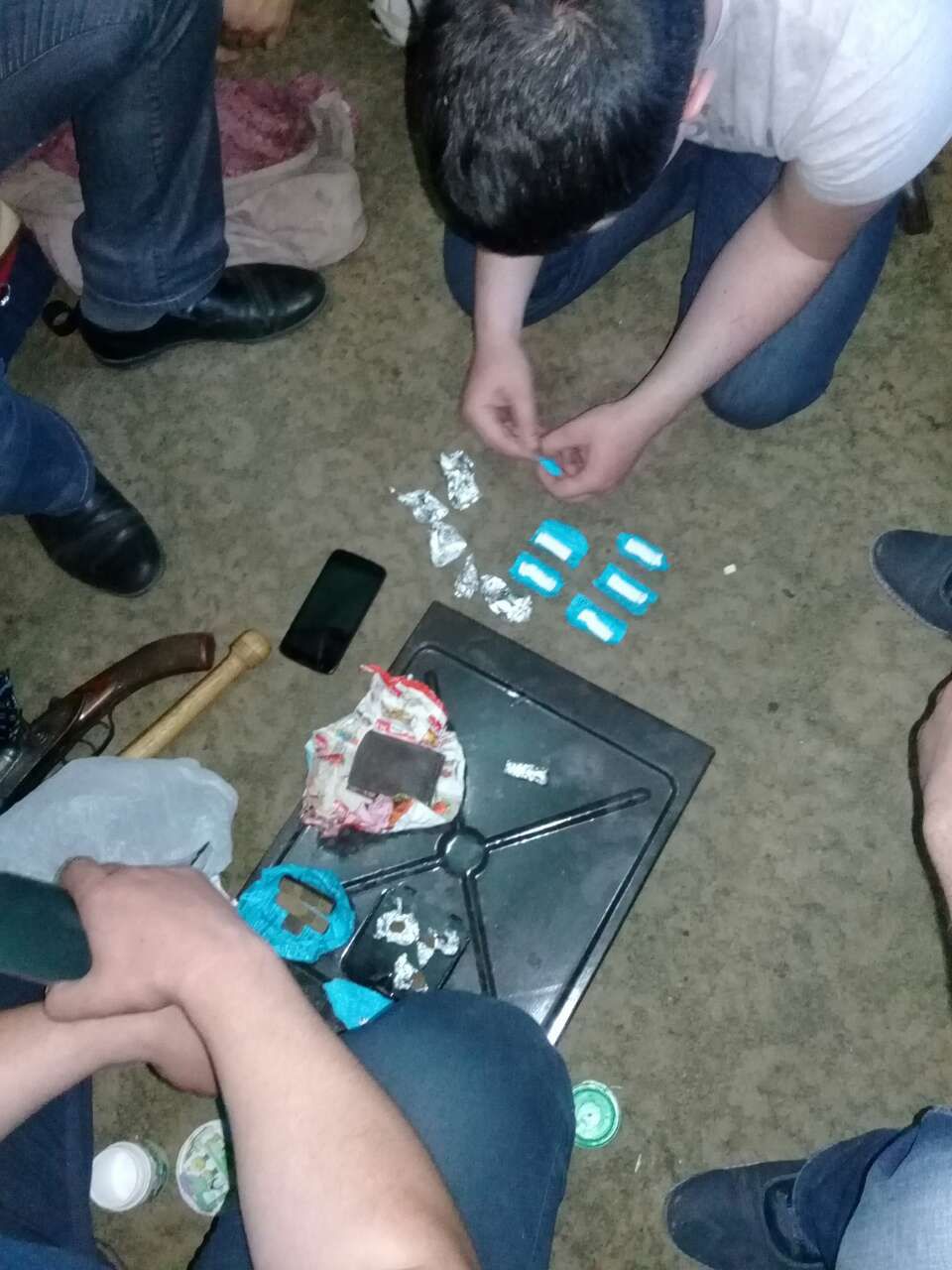 Medici implicați în distribuirea drogurilor, reținuți de polițiști