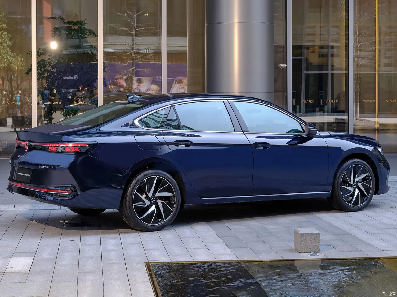 Новый седан Volkswagen Passat B9 показали до премьеры