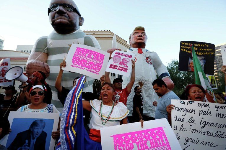 Мексика встретила инаугурацию Трампа небольшим митингом протеста
