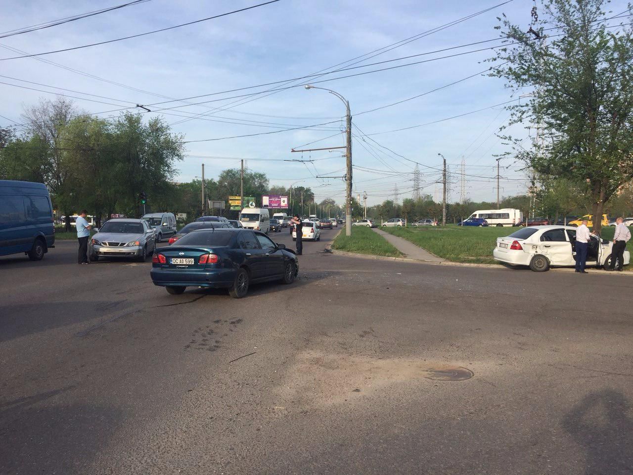 Служба InfoTrafic сообщила о ДТП и пробках в столице