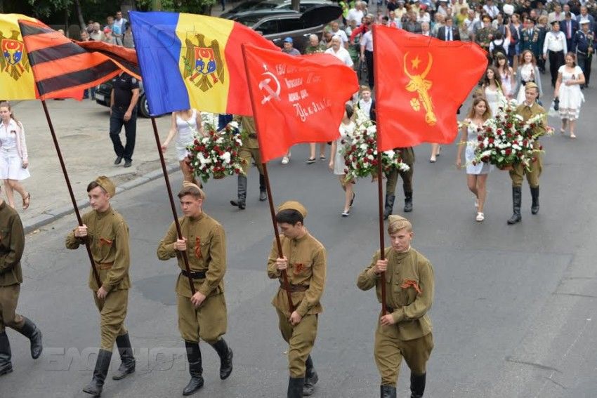 Более 15 тысяч человек приняли участие в Марше памяти по случаю 72-й годовщины освобождения Молдовы от фашизма
