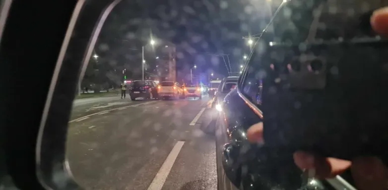 В Кишиневе произошло ДТП с участием трех автомобилей: есть пострадавшая