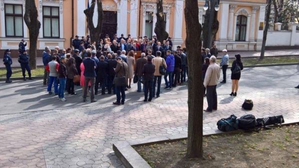 Акция протеста Нэстасе против Додона провалилась