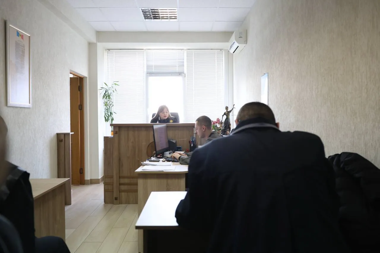 Судебное заседание по делу Евгении Гуцул не состоялось в третий раз подряд