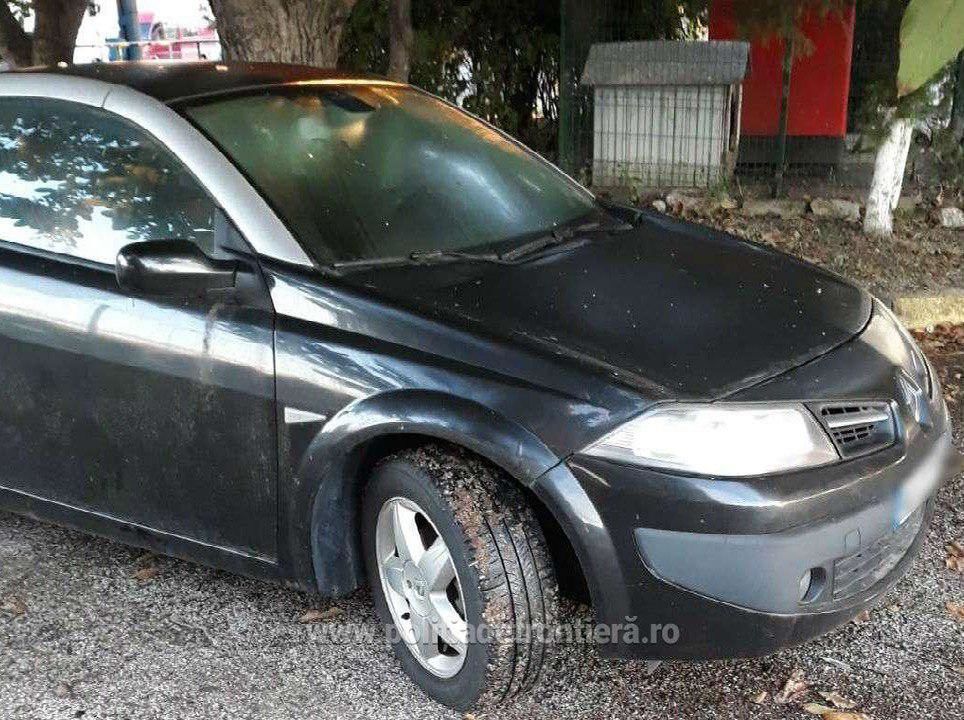 У молдаванина на КПП в Румынии изъяли Renault, разыскиваемый властями Франции