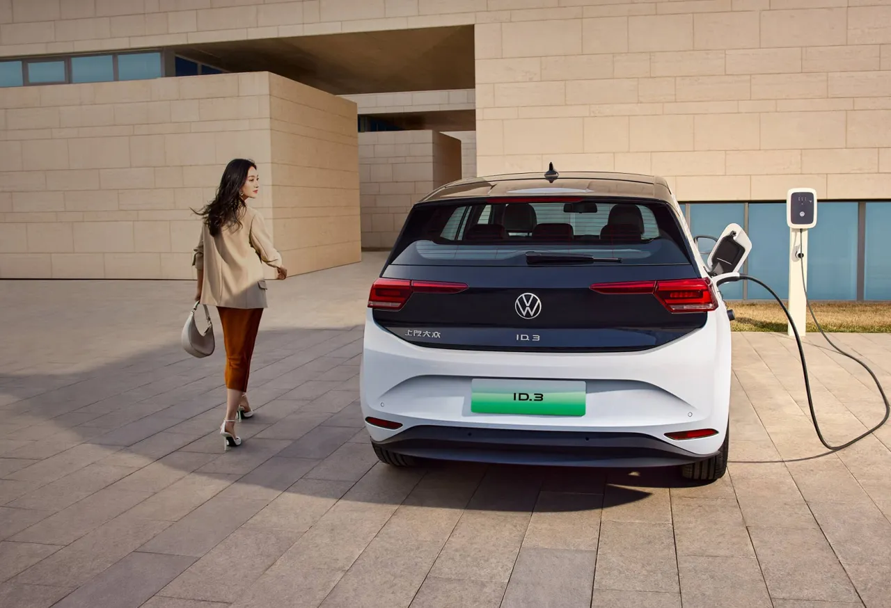 Volkswagen a lansat pe piață un automobil electric de 16.500 dolari cu o autonomie de 450 kilometri